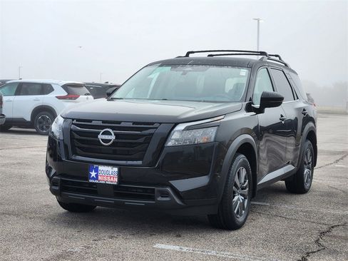 New 2025 Nissan Pathfinder SV w/ Black Appearance Package image 2