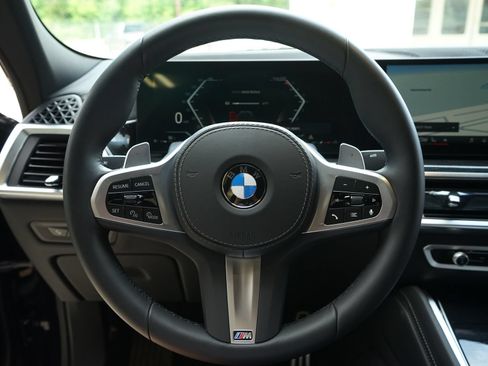 Used 2026 BMW X6 xDrive40i w/ Premium Package AWD/4WD image 6