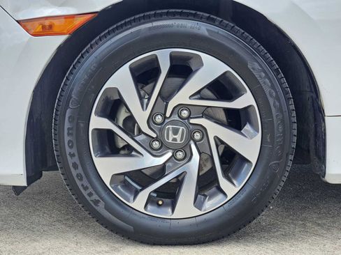 Used 2018 Honda Civic EX image 10