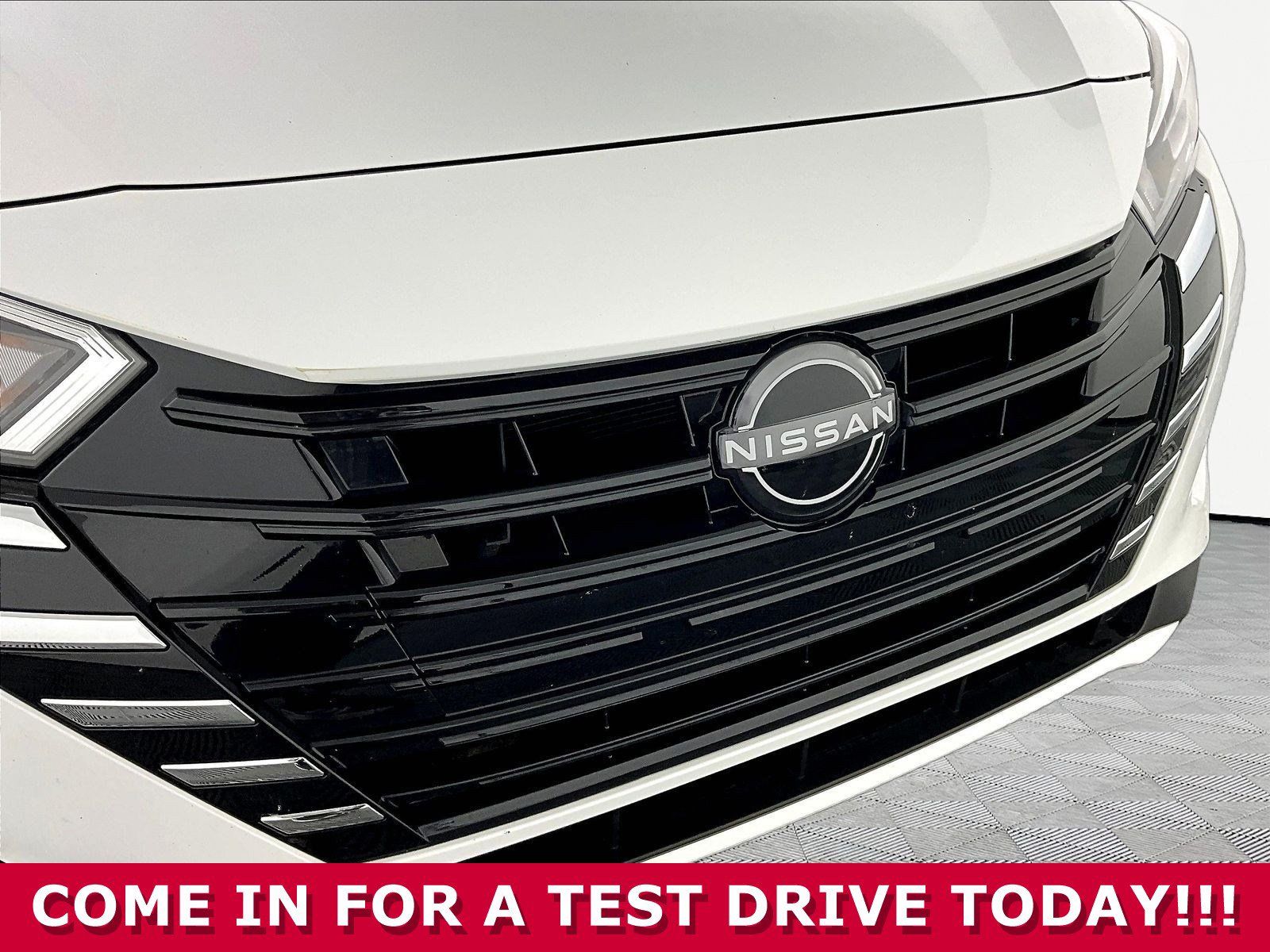Used 2023 Nissan Versa S w/ Trunk Package FWD image 28