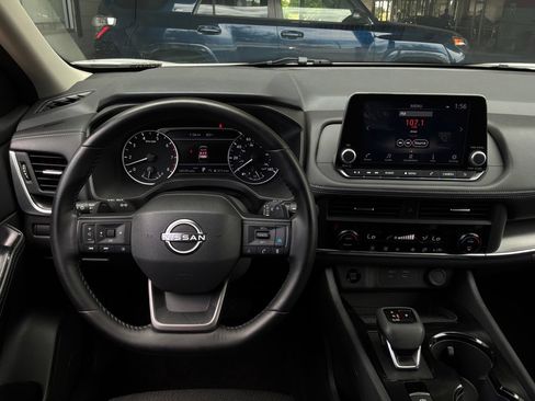 Used 2025 Nissan Rogue SV AWD/4WD image 13