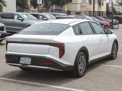 Certified 2025 Kia K4 FWD image 10