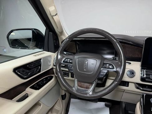 Used 2019 Lincoln Navigator L Reserve AWD/4WD image 28