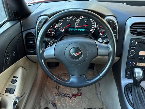 Used 2006 Chevrolet Corvette Convertible w/ Preferred Equipment Group RWD image 15