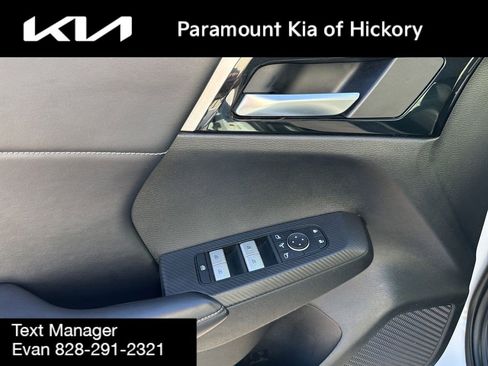 Used 2023 Mitsubishi Outlander SE image 19