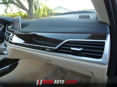 Used 2016 BMW 750i xDrive AWD/4WD image 35
