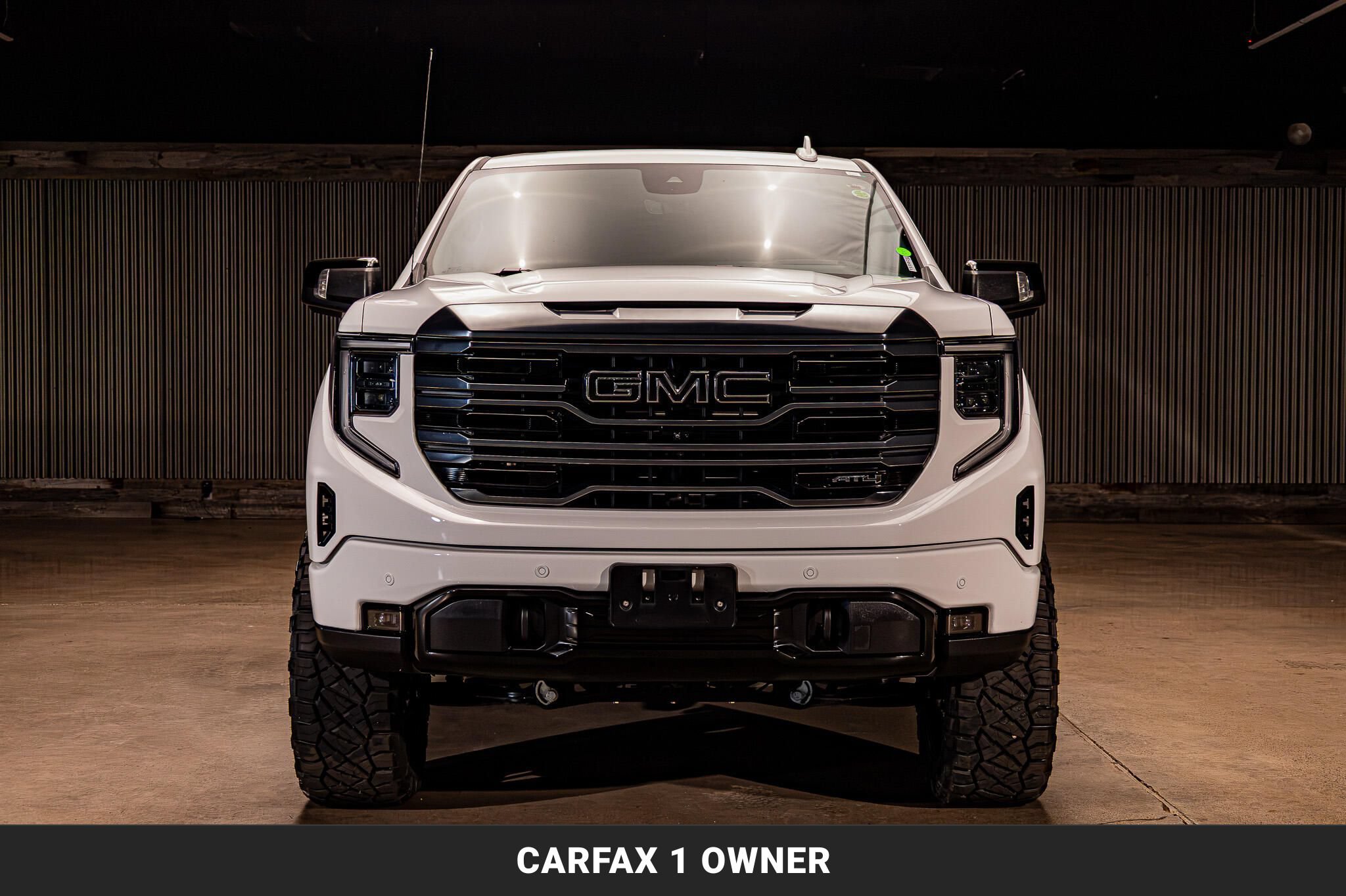 Used 2024 GMC Sierra 1500 AT4 w/ Technology Package AWD/4WD image 4