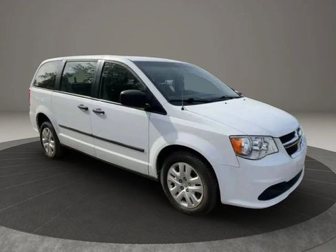 Used 2016 Dodge Grand Caravan American Value Package FWD image 6
