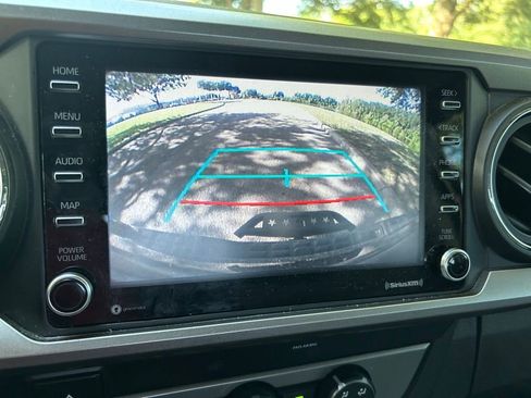 Used 2020 Toyota Tacoma SR5 RWD image 25
