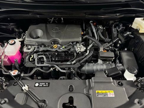 Used 2024 Toyota Sienna XLE image 11