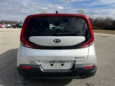 Used 2021 Kia Soul S image 6
