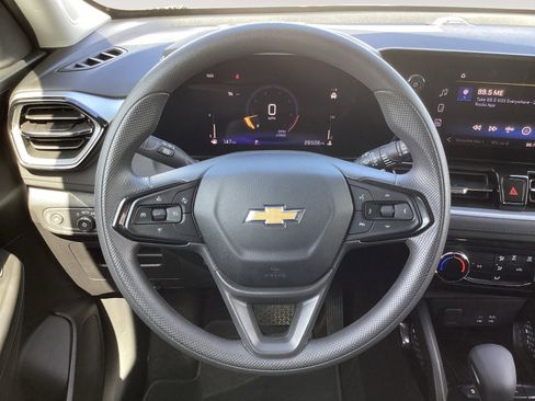 Used 2025 Chevrolet TrailBlazer LT image 16