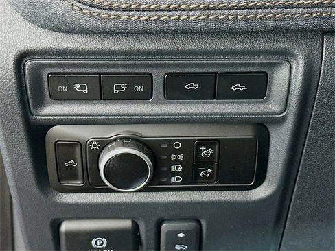 Used 2023 Ford F150 Lightning Lariat image 10