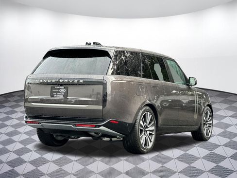 New 2026 Land Rover Range Rover Long Wheelbase SE AWD/4WD image 9