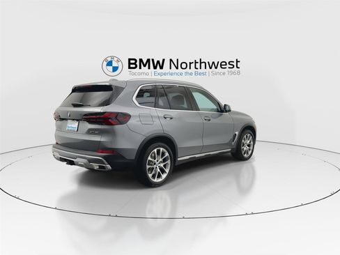 New 2026 BMW X5 xDrive40i image 3