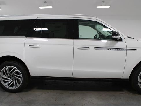 New 2026 Lincoln Navigator L Reserve image 10