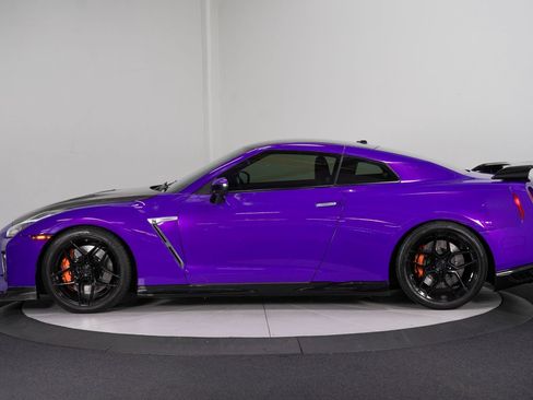 Used 2014 Nissan GT-R Premium AWD/4WD image 6