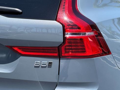 Certified 2023 Volvo XC60 B5 Plus AWD/4WD image 26