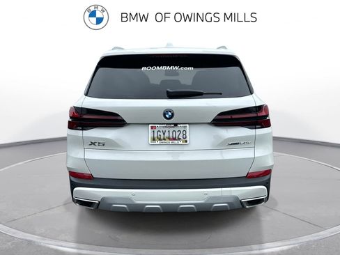 Used 2026 BMW X5 xDrive50e w/ Premium Package AWD/4WD image 3