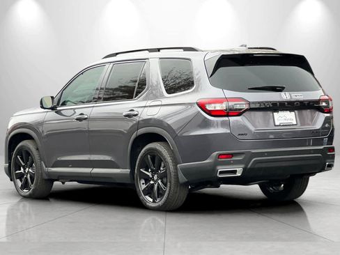 New 2025 Honda Pilot Black Edition image 6
