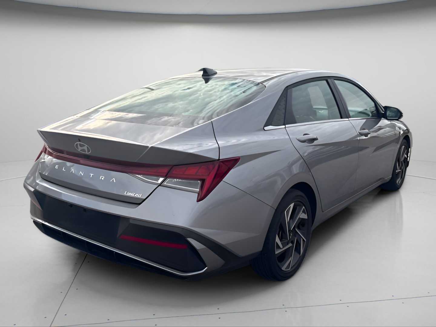 Used 2025 Hyundai Elantra Limited FWD image 6