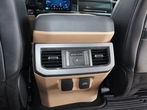 Used 2024 Ford F250 Lariat w/ Lariat Ultimate Package AWD/4WD image 32