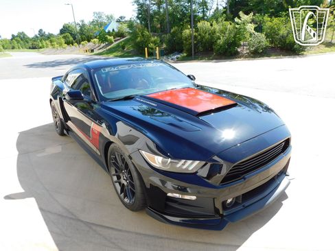Used 2017 Ford Mustang GT Premium RWD image 38