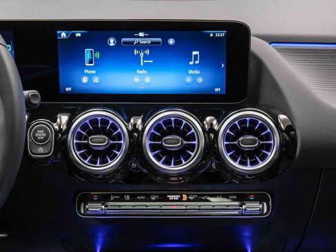 Certified 2025 Mercedes-Benz GLA 250 image 14