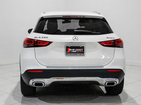 Used 2021 Mercedes-Benz GLA 250 4MATIC image 8