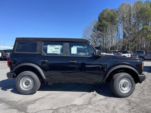 New 2026 Ford Bronco 4-Door AWD/4WD image 2