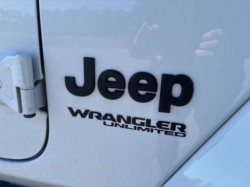 Used 2022 Jeep Wrangler Unlimited High Altitude image 33