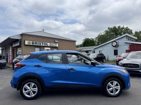 Used 2023 Nissan Kicks S FWD image 2