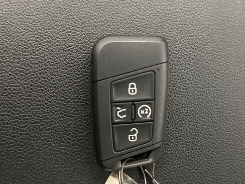 Used 2023 Volkswagen Atlas SEL AWD/4WD image 10