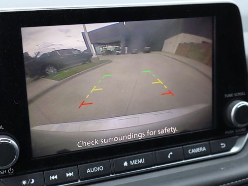 Used 2025 Nissan Rogue SV w/ SV Premium Package FWD image 8