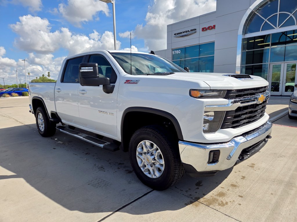 Used 2026 Chevrolet Silverado 2500 LT AWD/4WD image 1