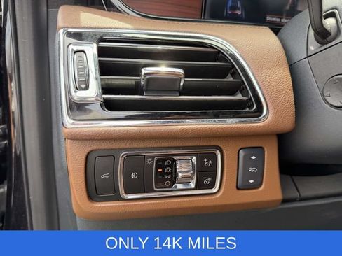 Used 2023 Lincoln Navigator Reserve w/ Monochromatic Package AWD/4WD image 18