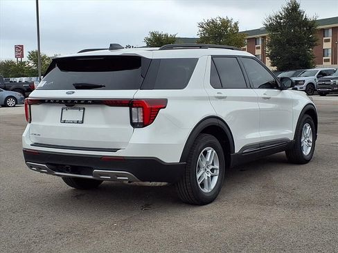 New 2026 Ford Explorer Active w/ Active Comfort Package image 4