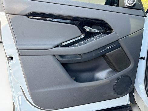 Used 2026 Land Rover Range Rover Evoque S image 21