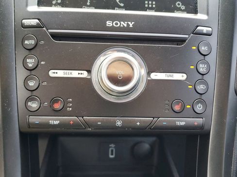 Used 2018 Ford Fusion Titanium image 23