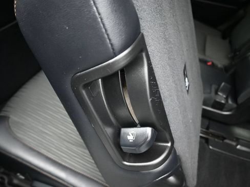 Used 2019 Toyota Highlander Plus AWD/4WD image 35