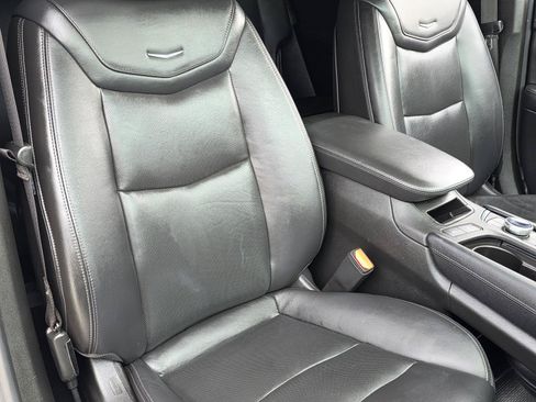 Used 2022 Cadillac XT6 Premium Luxury w/ Technology Package FWD image 16