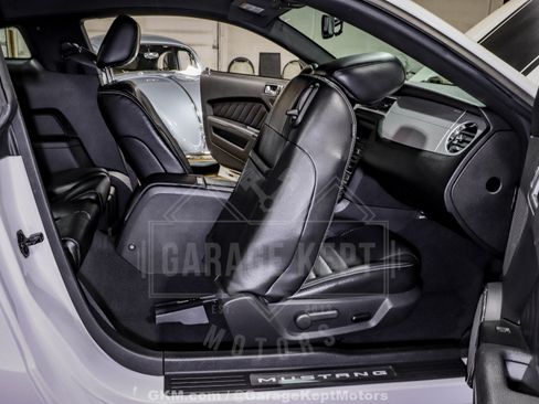 Used 2010 Ford Mustang GT RWD image 80
