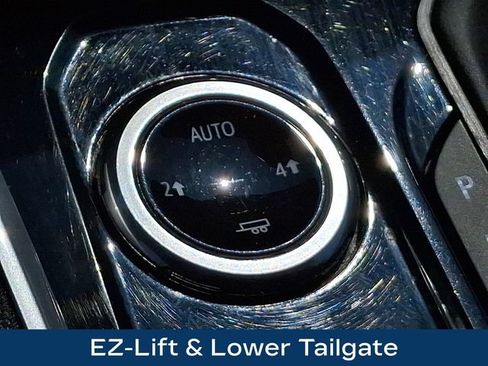 Used 2024 Chevrolet Colorado LT w/ LT Convenience Package III AWD/4WD image 18