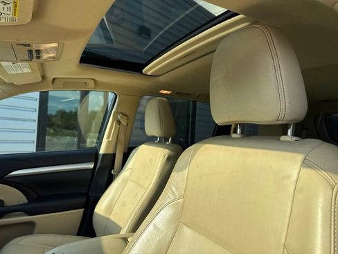 Used 2015 Toyota Highlander XLE AWD/4WD image 14