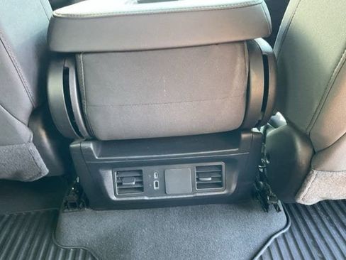 Used 2025 Chevrolet Silverado 2500 Custom w/ Custom Value Package image 18