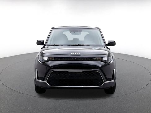 Used 2025 Kia Soul LX w/ LX Technology Package FWD image 2
