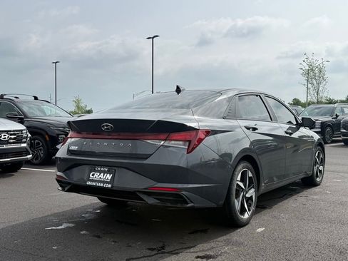 Used 2023 Hyundai Elantra SEL w/ Convenience Package FWD image 5