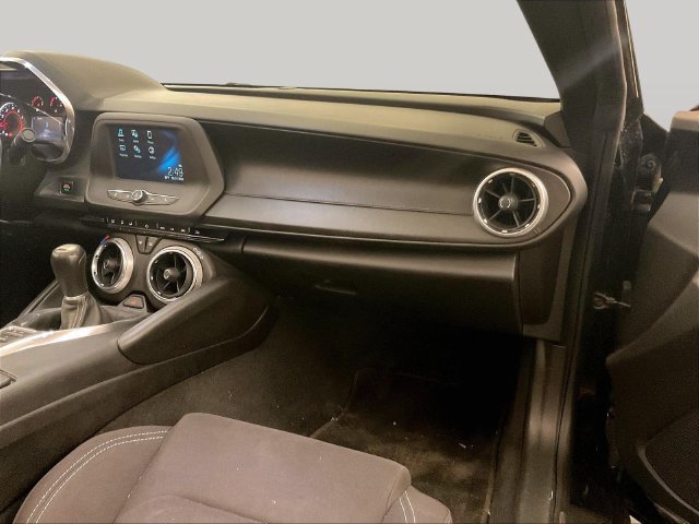Used 2017 Chevrolet Camaro LT RWD image 15