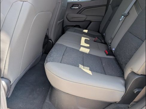 Used 2024 Chevrolet Colorado ZR2 w/ Technology Package AWD/4WD image 13
