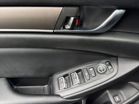 Used 2021 Honda Accord LX image 11